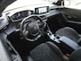 Peugeot e-208 EV GT Pack 50 kWh | Adaptive cruise control | Navigatie | Achteruitrijcamera | Alcantara bekleding | Lichtmetalen velgen 17 inch | Panorama dak | Afneembare trekhaak voor fietsendrager | Keyless entry en start | Extra getint glas | Stoelverwarming