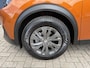 Peugeot 2008 1.2 Turbo 130PK Active | Trekhaak 1200KG | All Season banden | Navigatie | DAB | Apple carplay | Hoge zitpositie | Parkeersensoren | Climate Control | Cruise Control | Lichtmetalen velgen |