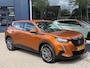 Peugeot 2008 1.2 Turbo 130PK Active | Trekhaak 1200KG | All Season banden | Navigatie | DAB | Apple carplay | Hoge zitpositie | Parkeersensoren | Climate Control | Cruise Control | Lichtmetalen velgen |