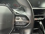 Peugeot 2008 1.2 Turbo 130PK Active | Trekhaak 1200KG | All Season banden | Navigatie | DAB | Apple carplay | Hoge zitpositie | Parkeersensoren | Climate Control | Cruise Control | Lichtmetalen velgen |