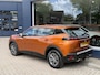 Peugeot 2008 1.2 Turbo 130PK Active | Trekhaak 1200KG | All Season banden | Navigatie | DAB | Apple carplay | Hoge zitpositie | Parkeersensoren | Climate Control | Cruise Control | Lichtmetalen velgen |