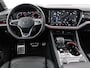 Volkswagen Touareg 3.0 TSi 462pk DSG eHybrid 4MOTION R · SOH 96.9% · Panoramadak · 360 Camera · Luchtvering · Wegklapbare Trekhaak · Stoelventilatie · Elek. Voorstoelen · 21'' Inch ·