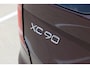 Volvo XC90 T8 Plug-in hybrid AWD Ultra Bright | Demo Deal | Luchtvering | Geventileerd leer met stoelkoeling | voorstoel(en) met massagefunctie | Google Navigatie | Head Up Display | Bowers & Wilkins audiosysteem | Standkachel | Stoelverwarming | 360° Parkeercamera | Extra getint glas