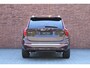 Volvo XC90 T8 Plug-in hybrid AWD Ultra Bright | Demo Deal | Luchtvering | Geventileerd leer met stoelkoeling | voorstoel(en) met massagefunctie | Google Navigatie | Head Up Display | Bowers & Wilkins audiosysteem | Standkachel | Stoelverwarming | 360° Parkeercamera | Extra getint glas