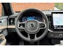 Volvo XC90 T8 Plug-in hybrid AWD Ultra Bright | Demo Deal | Luchtvering | Geventileerd leer met stoelkoeling | voorstoel(en) met massagefunctie | Google Navigatie | Head Up Display | Bowers & Wilkins audiosysteem | Standkachel | Stoelverwarming | 360° Parkeercamera | Extra getint glas
