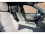 Volvo XC90 T8 Plug-in hybrid AWD Ultra Bright | Demo Deal | Luchtvering | Geventileerd leer met stoelkoeling | voorstoel(en) met massagefunctie | Google Navigatie | Head Up Display | Bowers & Wilkins audiosysteem | Standkachel | Stoelverwarming | 360° Parkeercamera | Extra getint glas