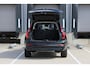 Volvo XC90 T8 Plug-in hybrid AWD Ultra Dark | | Demo Deal | Adaptieve Cruise Control met Pilot Assist | Harman Kardon audiosysteem | Elektrisch bedienbaar panoramisch schuif/-kanteldak | Elektrische voorstoelen met geheugen | Verwarmbare voorstoelen + stuurwiel | 360 Parkeercamera | Park Assist voor + achter | 4-Zone Climate Control | Head-Up Display | 21'' Lichtmetalen wielen |