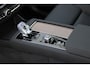 Volvo XC90 T8 Plug-in hybrid AWD Ultra Dark | | Demo Deal | Adaptieve Cruise Control met Pilot Assist | Harman Kardon audiosysteem | Elektrisch bedienbaar panoramisch schuif/-kanteldak | Elektrische voorstoelen met geheugen | Verwarmbare voorstoelen + stuurwiel | 360 Parkeercamera | Park Assist voor + achter | 4-Zone Climate Control | Head-Up Display | 21'' Lichtmetalen wielen |