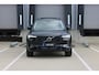 Volvo XC90 T8 Plug-in hybrid AWD Ultra Dark | | Demo Deal | Adaptieve Cruise Control met Pilot Assist | Harman Kardon audiosysteem | Elektrisch bedienbaar panoramisch schuif/-kanteldak | Elektrische voorstoelen met geheugen | Verwarmbare voorstoelen + stuurwiel | 360 Parkeercamera | Park Assist voor + achter | 4-Zone Climate Control | Head-Up Display | 21'' Lichtmetalen wielen |
