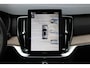 Volvo XC90 T8 Plug-in hybrid AWD Ultra Dark | | Demo Deal | Adaptieve Cruise Control met Pilot Assist | Harman Kardon audiosysteem | Elektrisch bedienbaar panoramisch schuif/-kanteldak | Elektrische voorstoelen met geheugen | Verwarmbare voorstoelen + stuurwiel | 360 Parkeercamera | Park Assist voor + achter | 4-Zone Climate Control | Head-Up Display | 21'' Lichtmetalen wielen |