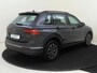 Volkswagen Tiguan 1.4 TSI eHybrid Life | SoH 94% | Trekhaak | Stoel- en stuurwielverwarming | Parkeerassistent | 3-zone airco | Navigatie | Adaptieve cruise control | Dodehoek detectie |