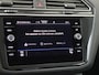 Volkswagen Tiguan 1.4 TSI eHybrid Life | SoH 94% | Trekhaak | Stoel- en stuurwielverwarming | Parkeerassistent | 3-zone airco | Navigatie | Adaptieve cruise control | Dodehoek detectie |