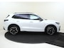 Volkswagen Tiguan 1.5 eHybrid R-Line Edition | SoH 100% | Panoramadak | Harman/kardon | Trekhaak | Head-up display | Stoelventilatie voor | Lederen bekleding | 360 camera | Black style |