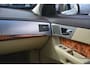 Jaguar XF 4.2 V8 Premium Luxury | Navigatie | Camera | Keyless | Xenon | Cruise-control | Clima | Leer | Memory seats | NL auto!! | Keurige XF en keurig onderhouden!!
