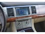 Jaguar XF 4.2 V8 Premium Luxury | Navigatie | Camera | Keyless | Xenon | Cruise-control | Clima | Leer | Memory seats | NL auto!! | Keurige XF en keurig onderhouden!!