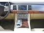Jaguar XF 4.2 V8 Premium Luxury | Navigatie | Camera | Keyless | Xenon | Cruise-control | Clima | Leer | Memory seats | NL auto!! | Keurige XF en keurig onderhouden!!