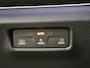Volkswagen Tiguan 1.5 eHybrid R-Line Edition | SoH 99% | Panoramadak | Trekhaak | Harman/kardon | 360 camera | Lederen bekleding | Black style | Parkeerassistent | Adaptieve demping |