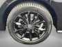 Volkswagen Multivan 1.4 TSI 218pk DSG eHybrid PHEV L2 Life | Lederen bekleding | 7-zits vis-a-vis incl. tafel | Elek. schuifdeuren en achterklep | Trekhaak | ACC | Navigatie |Camera | Keyless | Alarm
