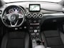 Mercedes-Benz B-klasse 200 AMG Line | WhiteArt Edition | Panoramadak | Stoelverwarming | Carplay | Camera | Harman/Kardon | Leder/Alcantara | Navigatie | Sfeerverlichting | Full LED | Side Assist | 18'' | Park Assist