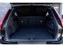 Volvo XC40 T2 Momentum Core | Navigatie | Cruise Control | Trekhaak | LED Koplampen | DAB | Apple CarPlay & Android Auto | Volvo On Call | 1600kg Trekgewicht | 17" LM