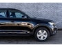 Volvo XC40 T2 Momentum Core | Navigatie | Cruise Control | Trekhaak | LED Koplampen | DAB | Apple CarPlay & Android Auto | Volvo On Call | 1600kg Trekgewicht | 17" LM