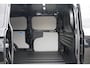 Ford E-Transit Custom 340 L2H1 Limited 71 kWh 218pk | 2x Schuif | DDS LED | 360 Camera | B&O | ACC | Navi | Verwarmd stuurwiel | Elek trekhaak | AGR-stoel | Rijklaar