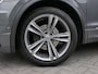 Volkswagen Tiguan 1.4 TSI 4Motion Highline Business R | Leder | Panoramadak | 360°-camera | Memory | Trekhaak | Elektrische achterklep | Apple-/Android Carplay | ACC | Stoelverwarming