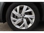 Volkswagen Tiguan Allspace 1.5 TSI Life 7p. 150PK / 110kW DSG, Elektrische achterklep, wegklapbare trekhaak, 7 zitplaatsen, vierseizoenen banden, verwarmbare voorstoelen, verwarmbaar multifunctioneel lederen stuurwiel, discover media, adaptieve cruise control (acc), lane assist, light assist, licht- en regensensor, 3-zone climatronic