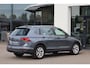 Volkswagen Tiguan Allspace 1.5 TSI Life 7p. 150PK / 110kW DSG, Elektrische achterklep, wegklapbare trekhaak, 7 zitplaatsen, vierseizoenen banden, verwarmbare voorstoelen, verwarmbaar multifunctioneel lederen stuurwiel, discover media, adaptieve cruise control (acc), lane assist, light assist, licht- en regensensor, 3-zone climatronic