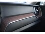 Volvo XC60 T6 Recharge AWD Plus Dark | Longe Range | Stoelverwarming | Trekhaak | Panoramadak | Leder | 360° Camera | BLIS | Pilot Assist | Keyless