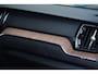 Volvo XC60 T6 Recharge AWD Plus Dark | Longe Range | Stoelverwarming | Trekhaak | Panoramadak | Leder | 360° Camera | BLIS | Pilot Assist | Keyless