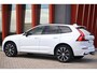Volvo XC60 T6 Recharge AWD Plus Dark | Longe Range | Stoelverwarming | Trekhaak | Panoramadak | Leder | 360° Camera | BLIS | Pilot Assist | Keyless
