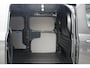 Ford E-Transit Custom 340 L2H1 Limited 71 kWh 218pk | 2x Schuif | DDS LED | 360 Camera | B&O | ACC | Navi | Verwarmd stuurwiel | Elek trekhaak | AGR-stoel | Rijklaar
