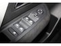 Citroën C4 1.2-130pk 'Iconic' AUTOMAAT ! Gun u het comfort en gemak van een automaat ! Autm. airco, Navigatie, Cruise Control, Climate Control dual, Lane assist, Stoelverwarming, Camera, Apple CarPlay/Android auto etc.
