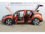 Citroën C4 1.2-130pk 'Iconic' AUTOMAAT ! Gun u het comfort en gemak van een automaat ! Autm. airco, Navigatie, Cruise Control, Climate Control dual, Lane assist, Stoelverwarming, Camera, Apple CarPlay/Android auto etc.