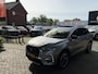 DS 7 Crossback 1.6-16v. * Rivoli * AUTOMAAT * 180 Pk Benzine * KJK-67-X * * Trekhaak * Zwart Leder * Schuifdak * Navigatie * Cruise Control * Super Luxe Rivoli Uitvoering * Vingerhoets; Vierde Generatie Eersteklas Service. Al meer dan 100 jaar een begrip in de Brabantse Kempen.