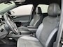 Volkswagen ID.4 Pro 77 kWh / AUTOMAAT/ SOH 91%/ ADAPTIVE CRUISE/ PARK.SENSOREN V+A/ CAMERA/ TREKHAAK/ APP-CONNECT/ STOELVERWARMING/ DIGITAL DASH/ RIJ-MODI/ NAVI/ DAB/ CLIMA/ LED/ 20'' LMV