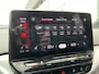 Volkswagen ID.4 Pro 77 kWh / AUTOMAAT/ SOH 91%/ ADAPTIVE CRUISE/ PARK.SENSOREN V+A/ CAMERA/ TREKHAAK/ APP-CONNECT/ STOELVERWARMING/ DIGITAL DASH/ RIJ-MODI/ NAVI/ DAB/ CLIMA/ LED/ 20'' LMV