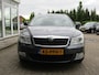 Skoda Octavia Combi 1.2 TSI Elegance Business Line, automaat, trekhaak van binnen en buiten netjes en rijdt en schakelt goed.