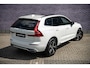 Volvo XC60 2.0 T6 Recharge AWD R-Design | Plug-in Hybrid (PHEV) | Achteruitrijcamera | Stoelverwarming | Navigatie | Apple Carplay | Android Auto | Sportstoelen | Panoramadak | Keyless Entry | BLIS | Cruise Control Adaptief