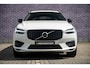 Volvo XC60 2.0 T6 Recharge AWD R-Design | Plug-in Hybrid (PHEV) | Achteruitrijcamera | Stoelverwarming | Navigatie | Apple Carplay | Android Auto | Sportstoelen | Panoramadak | Keyless Entry | BLIS | Cruise Control Adaptief