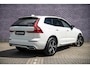 Volvo XC60 2.0 T6 Recharge AWD R-Design | Plug-in Hybrid (PHEV) | Achteruitrijcamera | Stoelverwarming | Navigatie | Apple Carplay | Android Auto | Sportstoelen | Panoramadak | Keyless Entry | BLIS | Cruise Control Adaptief