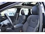 Volvo XC60 2.0 T6 Plug-in hybrid AWD Ultra Dark Panorama/schuifdak | 360 camera | Allseason banden | HarmanKardon Premium Audio | BLIS | Elektrische stoelen met geheugen functie | Semi-elektrische trekhaak