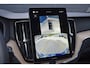 Volvo XC60 2.0 T6 Plug-in hybrid AWD Ultra Dark Panorama/schuifdak | 360 camera | Allseason banden | HarmanKardon Premium Audio | BLIS | Elektrische stoelen met geheugen functie | Semi-elektrische trekhaak