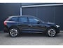 Volvo XC60 2.0 T6 Plug-in hybrid AWD Ultra Dark Panorama/schuifdak | 360 camera | Allseason banden | HarmanKardon Premium Audio | BLIS | Elektrische stoelen met geheugen functie | Semi-elektrische trekhaak