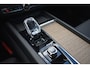 Volvo XC60 2.0 T6 Plug-in hybrid AWD Ultra Dark Panorama/schuifdak | 360 camera | Allseason banden | HarmanKardon Premium Audio | BLIS | Elektrische stoelen met geheugen functie | Semi-elektrische trekhaak