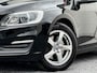 Volvo V60 1.5 T3 Polar+ Adapt cruise Stoelverwarming voor+achter Trekhaak Stuurverwarming 152 PK Onderhoud historie aanwezig.