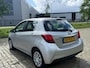Toyota Yaris 1.5 Hybrid Lease Automaat 2e eigenaar dealer onderhouden navigatie elektrische ramen cv op afs