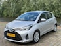 Toyota Yaris 1.5 Hybrid Lease Automaat 2e eigenaar dealer onderhouden navigatie elektrische ramen cv op afs