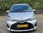 Toyota Yaris 1.5 Hybrid Lease Automaat 2e eigenaar dealer onderhouden navigatie elektrische ramen cv op afs